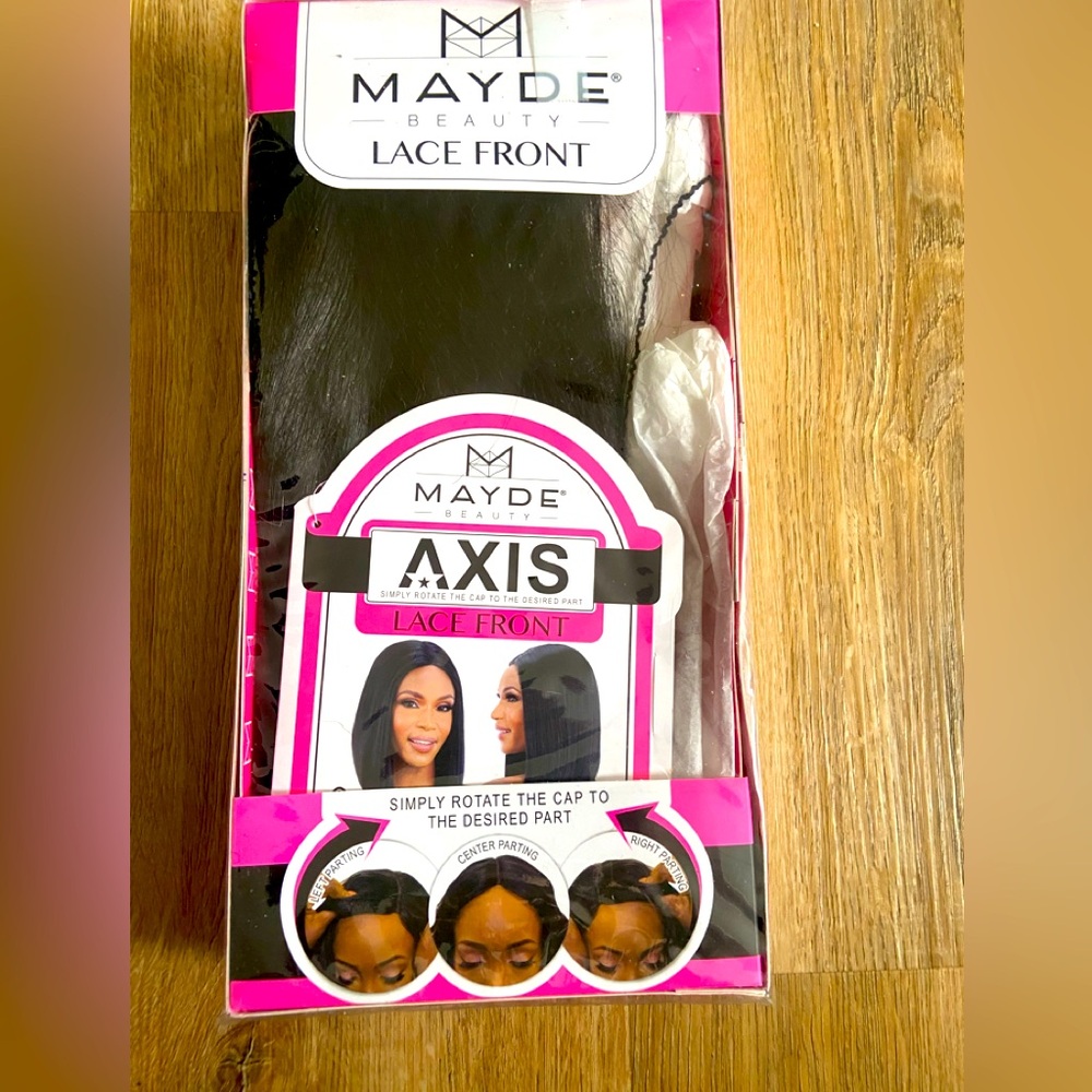 NWT Lace Front Bob Wig